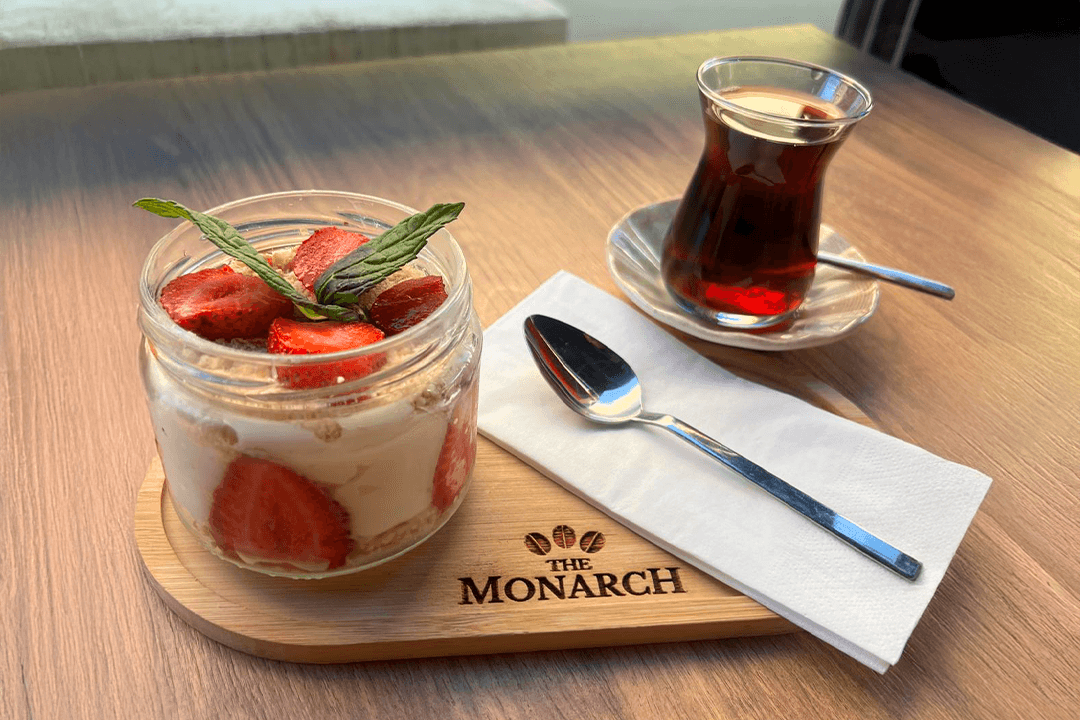 Çilek Magnolia + Çay